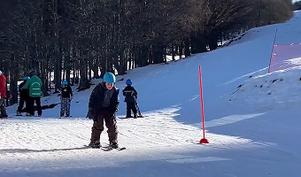 Despedimos la nieve en Magallanes con una jornada de esquí junto a estudiantes de Punta Delgada Despedimos la nieve en Magallanes con una jornada de esquí junto a estudiantes de Punta Delgada